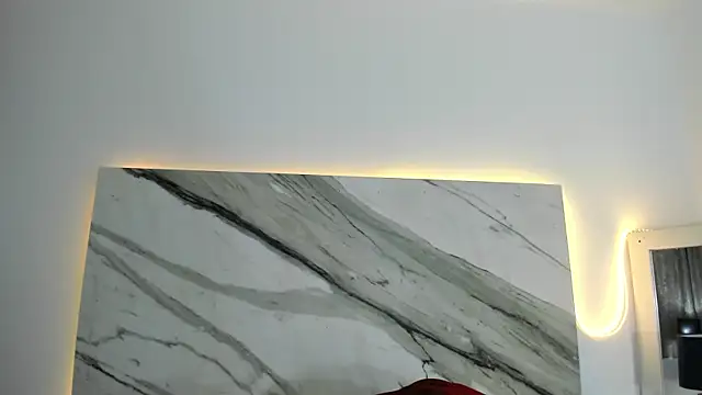 thamiina  online show from September 28, 2025, 11:59 am