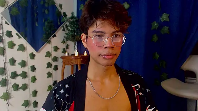 Snapshot of Kaoriimatsuii chatting on November 22, 2025, 2:32 am Kaoriimatsuii online show from November 22, 2025, 2:32 am