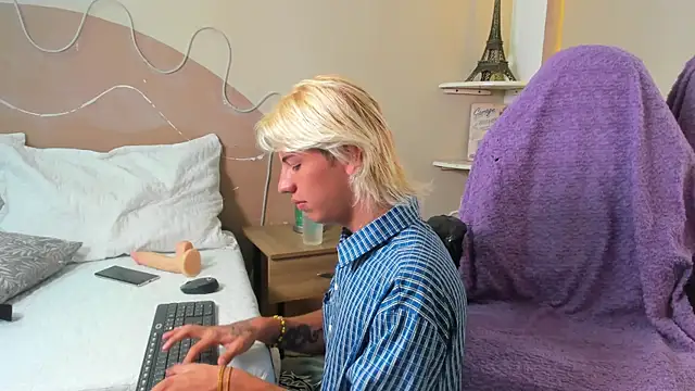 Enrrixxx  online show from January 10, 2026, 12:23 am