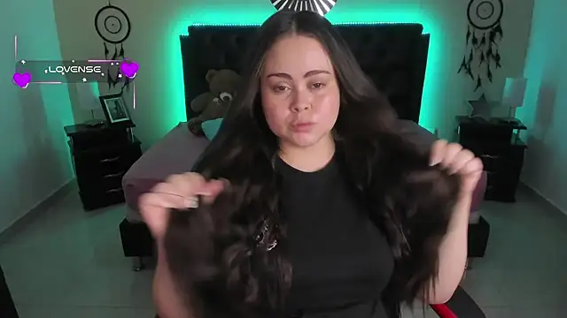 Snapshot of LolaVillalobos chatting on September 10, 2025, 1:55 pm LolaVillalobos online show from September 10, 2025, 1:55 pm