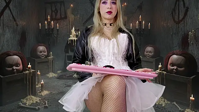 Snapshot of XXMILE chatting on October 26, 2025, 11:49 am XXMILE online show from October 26, 2025, 11:49 am