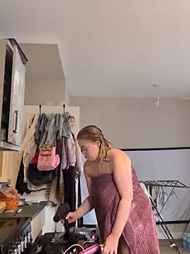 Snapshot of KaylaTrudi chatting on October 20, 2025, 8:48 am KaylaTrudi online show from October 20, 2025, 8:48 am