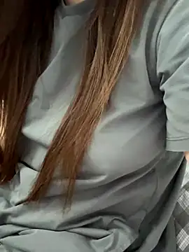 PhuongNhi21 online show from October 15, 2025, 2:06 pm