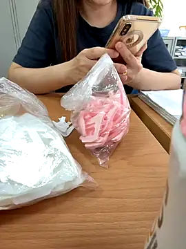 PhuongNhi21 online show from October 28, 2025, 1:20 am