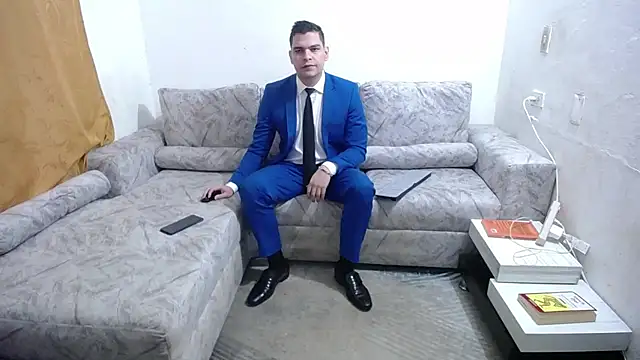 Victor Maitland online show from November 14, 2025, 7:45 pm