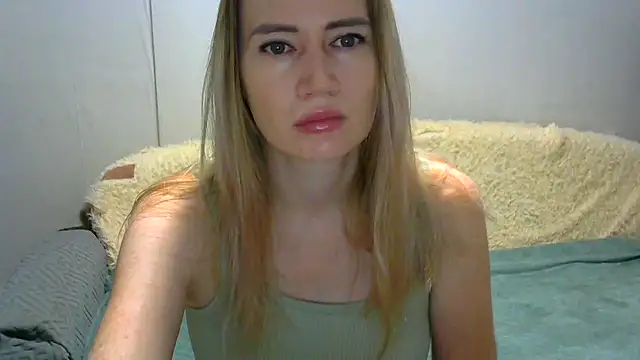 Snapshot of JessFoxxx chatting on October 1, 2025, 3:56 am JessFoxxx online show from October 1, 2025, 3:56 am