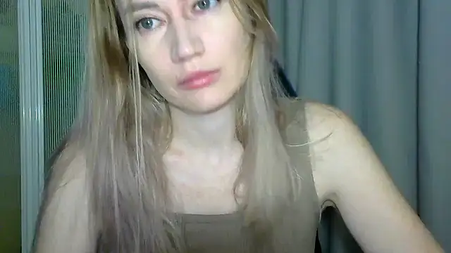 Snapshot of JessFoxxx chatting on November 1, 2025, 3:08 am JessFoxxx online show from November 1, 2025, 3:08 am