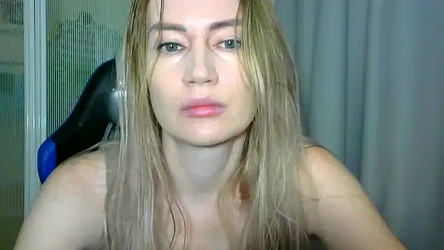 Snapshot of JessFoxxx chatting on November 2, 2025, 2:47 am JessFoxxx online show from November 2, 2025, 2:47 am