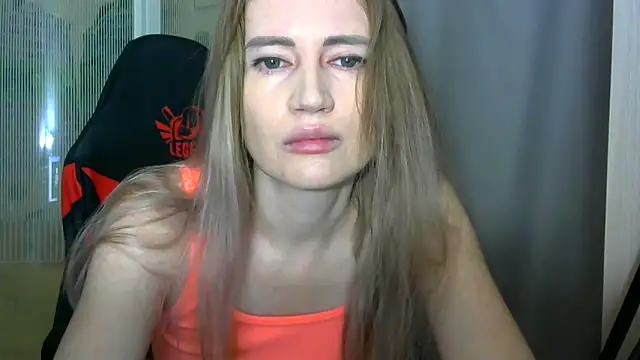 Snapshot of JessFoxxx chatting on February 3, 2026, 3:59 am JessFoxxx online show from February 3, 2026, 3:59 am