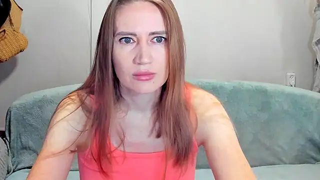 JessFoxxx online show from May 18, 2026, 3:13 am