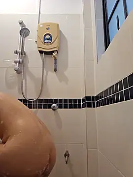 lirz06 online show from December 21, 2025, 10:44 am