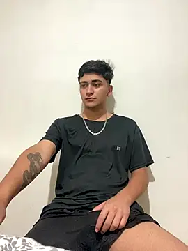 Snapshot of Tavinho067 chatting on November 10, 2025, 8:52 pm Tavinho067 online show from November 10, 2025, 8:52 pm