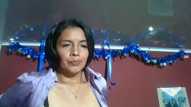 DianaOchoa  online show from December 2, 2025, 3:56 am