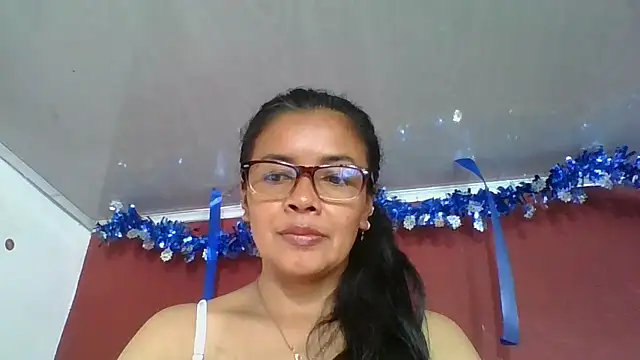 DianaOchoa  online show from January 9, 2026, 7:48 pm