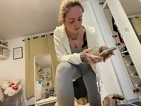 Snapshot of SofiaaBlackk chatting on November 10, 2025, 5:34 pm SofiaaBlackk online show from November 10, 2025, 5:34 pm