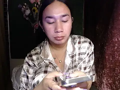 in yourdreamstarxx online show from January 6, 2026, 3:27 pm