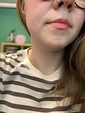 Snapshot of _CherryBloom_ chatting on September 20, 2025, 12:06 pm CherryBloom online show from September 20, 2025, 12:06 pm