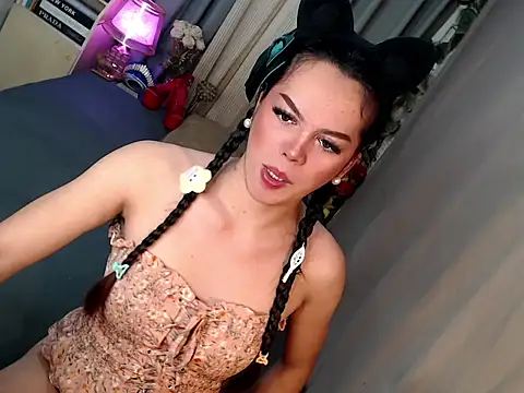 Snapshot of Xbellatrix24 chatting on November 13, 2025, 5:23 pm Xbellatrix24 online show from November 13, 2025, 5:23 pm