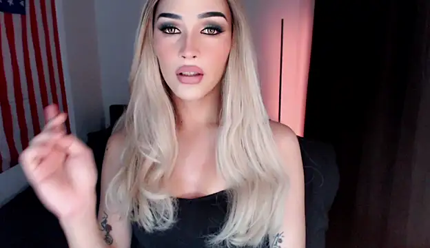 Snapshot of Alicegreenexx chatting on November 8, 2025, 1:44 pm Alicegreenexx online show from November 8, 2025, 1:44 pm