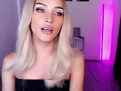 Alicegreenexx online show from April 15, 2026, 11:27 pm