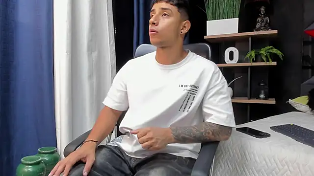 jaze bradley online show from December 1, 2025, 11:26 am