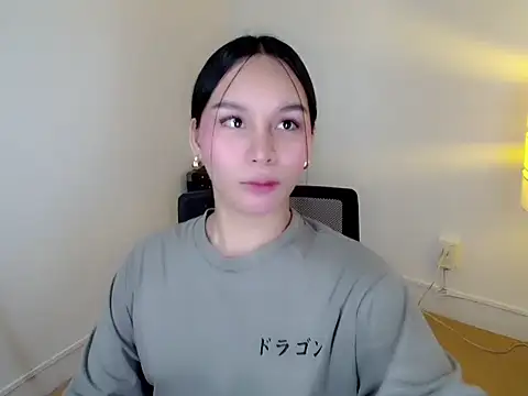 holly tabby online show from January 7, 2026, 9:06 pm