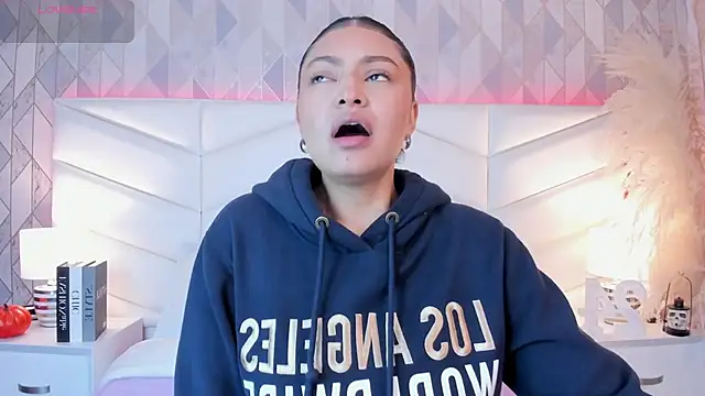 victoria   jonnes online show from October 9, 2025, 12:25 pm