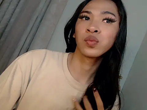 Annaloula online show from December 14, 2025, 1:49 pm