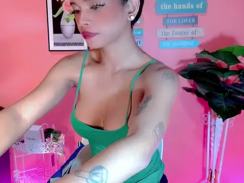 Sweet ThaliaXX online show from September 12, 2025, 3:06 am