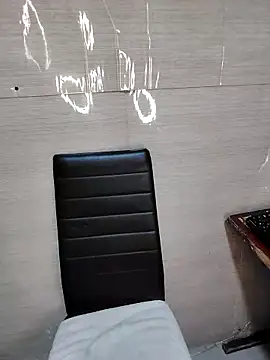 Snapshot of lunna_07 chatting on September 30, 2025, 4:01 pm lunna 07 online show from September 30, 2025, 4:01 pm