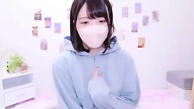 Snapshot of Anzu_xx chatting on November 11, 2025, 12:10 am Anzu xx online show from November 11, 2025, 12:10 am