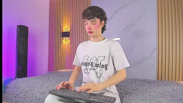 Snapshot of austin_rouse chatting on September 24, 2025, 7:50 pm austin rouse online show from September 24, 2025, 7:50 pm