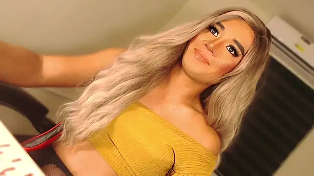 SissifyMeNow online show from October 4, 2025, 6:50 pm