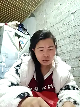 Snapshot of jienrrr chatting on October 14, 2025, 11:38 pm jienrrr online show from October 14, 2025, 11:38 pm