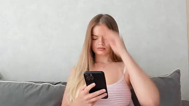 Sarah keyy online show from May 31, 2026, 6:09 pm