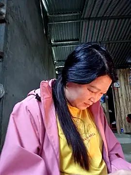 yoowwmr online show from November 5, 2025, 3:39 am