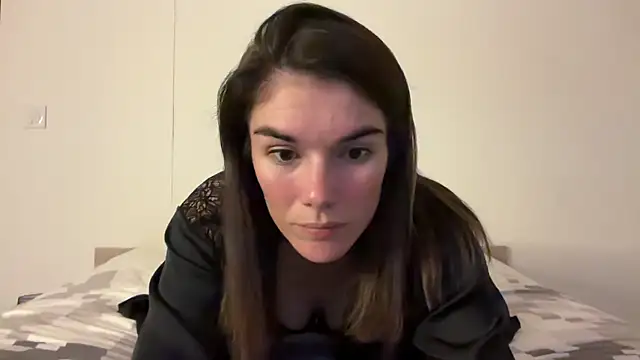 Snapshot of Caro663 chatting on October 26, 2025, 8:48 pm Caro663 online show from October 26, 2025, 8:48 pm