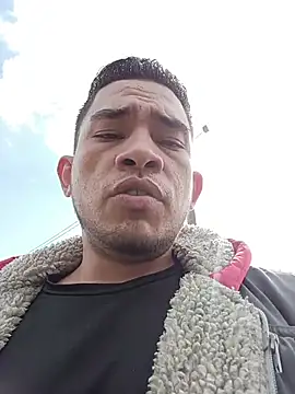 Andreshot911 online show from November 8, 2025, 6:29 pm