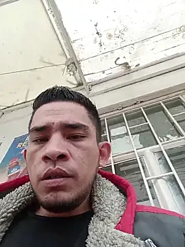 Andreshot911 online show from November 12, 2025, 6:30 pm