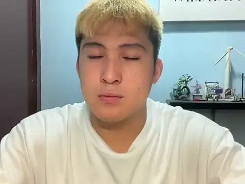 lovely jay online show from July 6, 2026, 2:47 pm