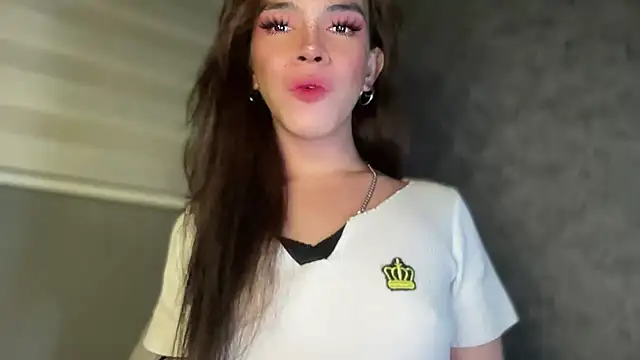 Misselliefayexxx online show from November 28, 2025, 6:21 pm