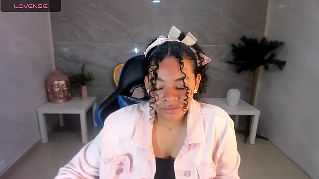 Snapshot of risada_temptation_s chatting on October 10, 2025, 7:46 pm risada temptation s online show from October 10, 2025, 7:46 pm