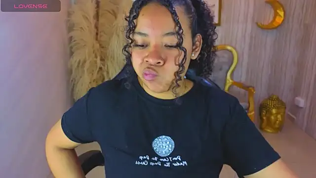 Snapshot of risada_temptation_s chatting on October 15, 2025, 3:28 am risada temptation s online show from October 15, 2025, 3:28 am