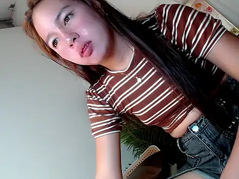 kimbratx online show from April 20, 2026, 11:17 pm