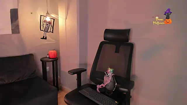 Snapshot of emily_mars1 chatting on October 9, 2025, 8:18 pm emily mars1 online show from October 9, 2025, 8:18 pm