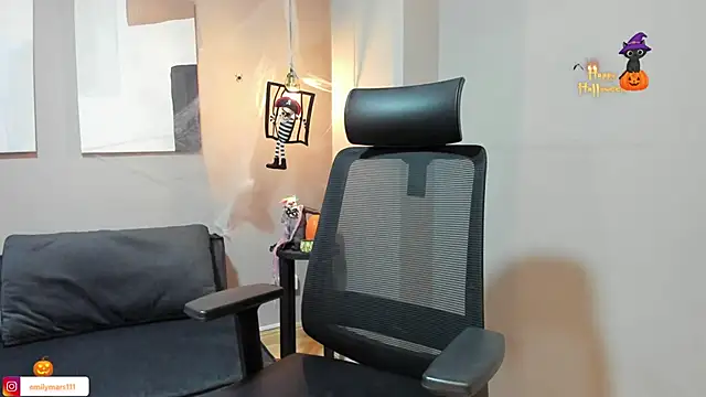 Snapshot of emily_mars1 chatting on October 18, 2025, 12:50 pm emily mars1 online show from October 18, 2025, 12:50 pm