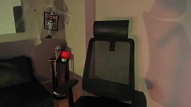 Snapshot of emily_mars1 chatting on October 21, 2025, 2:51 pm emily mars1 online show from October 21, 2025, 2:51 pm