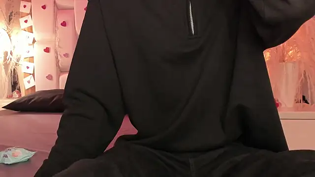 Daphne And Roger online show from February 23, 2026, 11:07 am