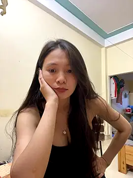 Snapshot of Aghenh chatting on October 2, 2025, 10:44 am Aghenh online show from October 2, 2025, 10:44 am