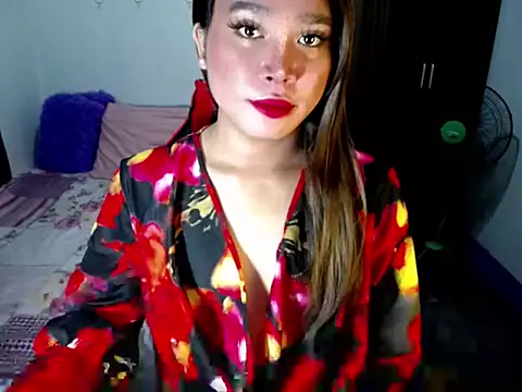 Urassiansweetcummer online show from October 29, 2025, 2:03 am